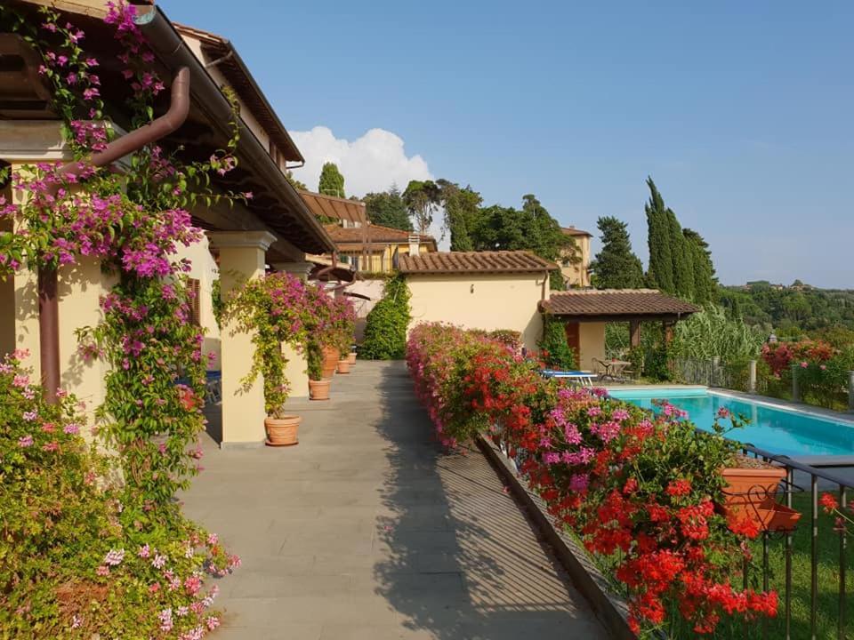 Lari Residence Il Vigneto מראה חיצוני תמונה