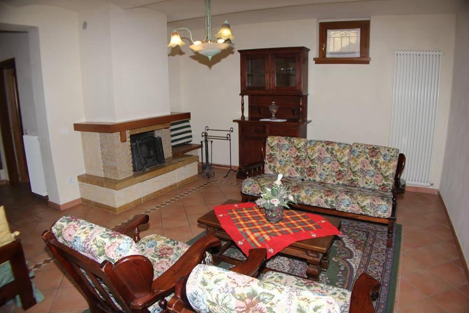 Lari Residence Il Vigneto מראה חיצוני תמונה